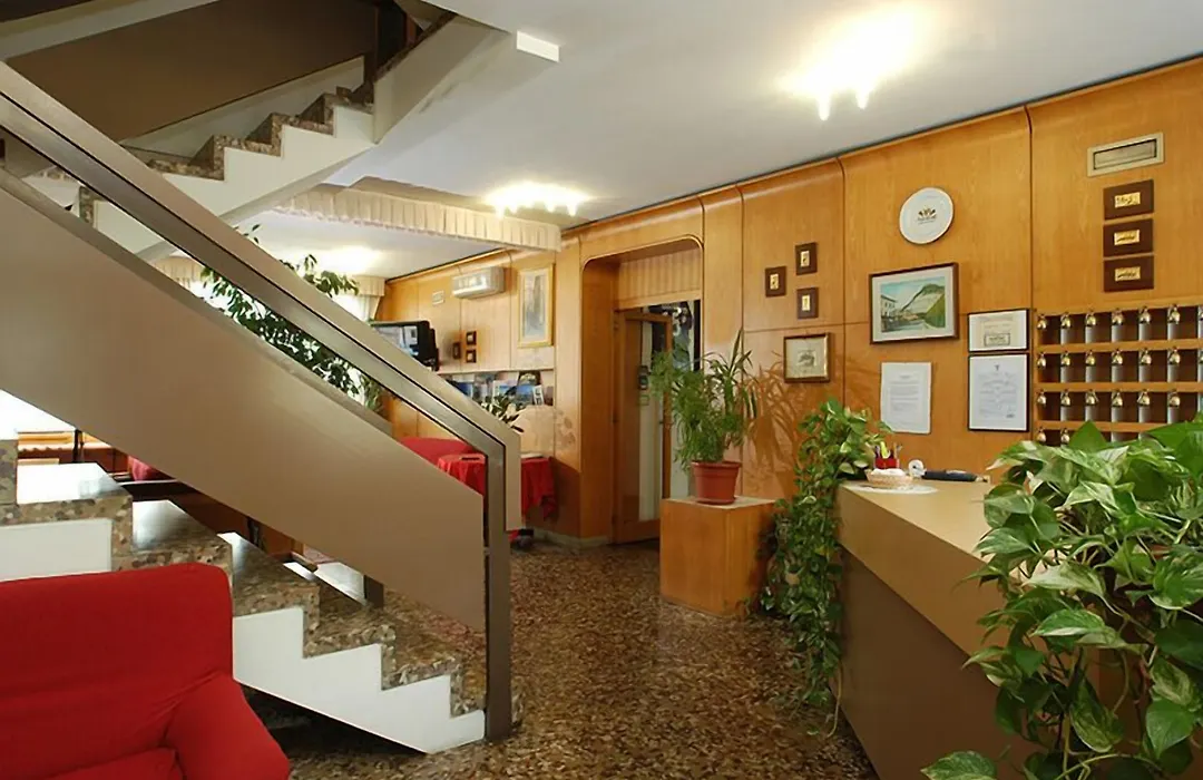 Hotel Ristorante Tre Galletti-1