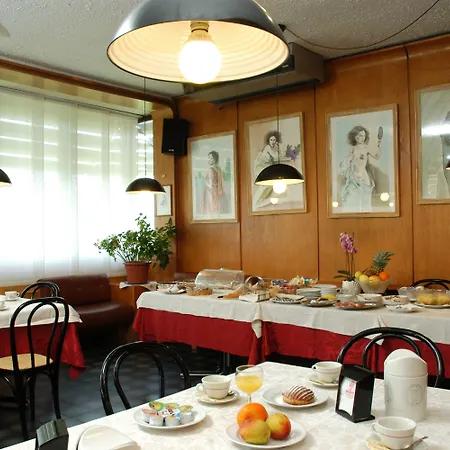 Hotel Ristorante Tre Galletti-2